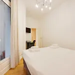 Superb With Terrace 2br 4p Trocadero