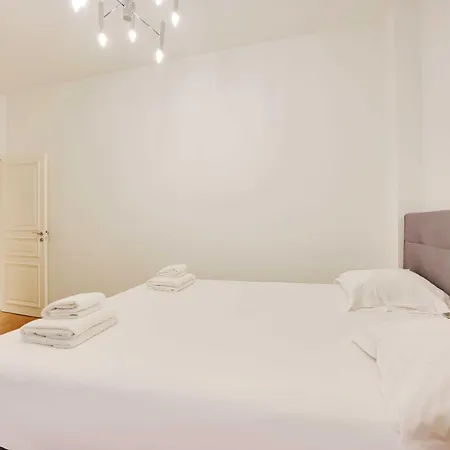 Superb With Terrace 2br 4p Trocadero Apartman