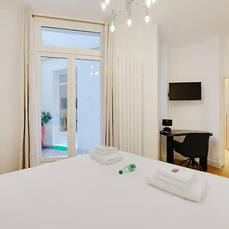 Superb With Terrace 2br 4p Trocadero